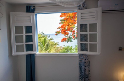 Rifflet Apartment | Duplex Avec vue Panoramique sur la Baie de Grande Anse Avec un Accès Directe mer