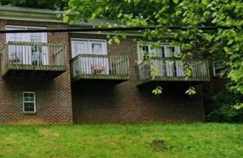 Crescent Hill House | Duplex Brownsboro Nest ( 2 units )