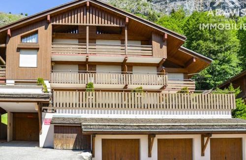 Le Chinaillon Apartment | Duplex chaleureux, 3 chambres, 7-9 pers., proche commerces, vue pistes, garage privé - FR-1-391-23