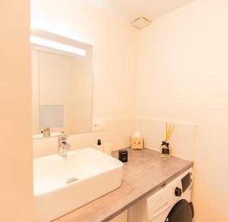 Chalons-en-Champagne Apartment | Duplex Confortable en Centre avec 2 Chambres