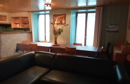 Besse-en-Chandesse Apartment | DUPLEX APARTMENT 120 m2