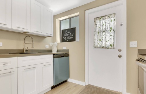Tarpon River House | Duplex - hot tub, near Las Olas Blvd