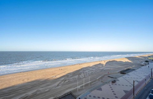 Albertstrand Apartment | Duplex in Knokke-Heist near Beach & Casino