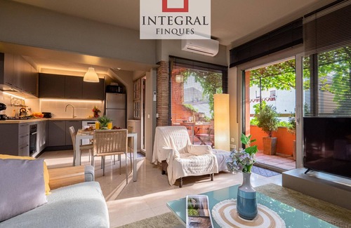 Palamos Apartment | Duplex in Old Town Palamós: 300m from Beach, Terrace & Chill-out Zone
