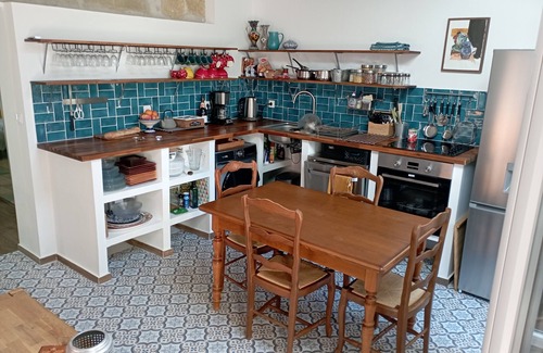 Meze Apartment | Duplex La Terrasse Jasmin, 3 Chambres, au Coeur du Centre Historique de Mèze !