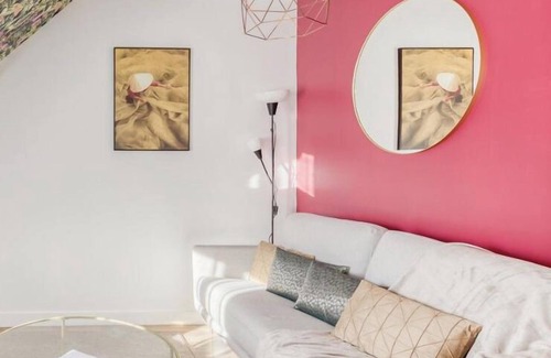 Verneuil-sur-Seine Apartment | Duplex Les Oiseaux du Verger, in the heart of the city (30 min from Paris)