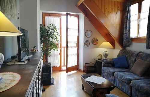 Taull Apartment | Duplex Muntanyó 2 with balcony and mountain views