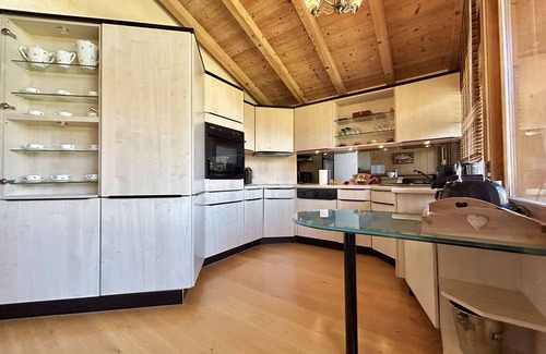 Demi-Quartier Apartment | Duplex Near Princess Ski Slopes, 4 Beds, Garage, Balcony, Fireplace