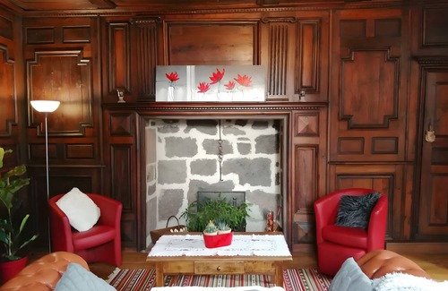 Vic-sur-Cere House | Duplex of the House Known as the Princes of Monaco