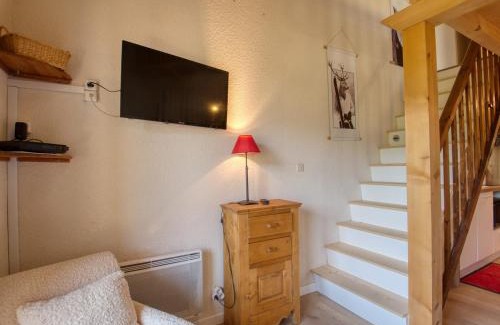 Morillon Apartment | Duplex rénové à Morillon, proche télécabine, 4 pers, balcon, Wi-Fi, parking - FR-1-642-68