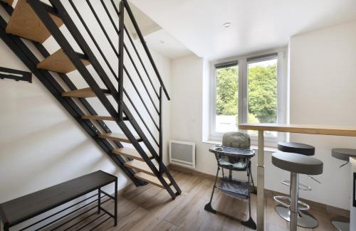 Vaise Apartment | Duplex rénové parking gratuit Lyon 9