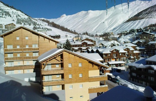 Allos Apartment | Duplex station