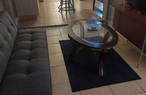 Englewood Apartment | Duplex Studio Center City covered parking full kitchen wash/dry self-check-in