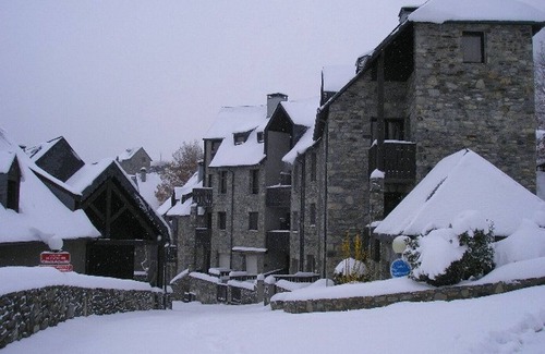 Esquieze-Sere Apartment | Duplex T4 for 7 with terrace and parking in Esquièze-Sère