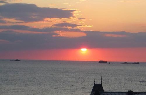 Parame Apartment | Duplex vue mer à Rochebonne Plage Parking