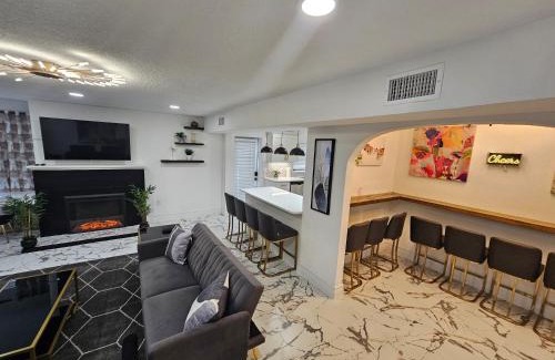 Lawsona - Fern Creek House | Duplex walk To Lake Eola Orlando Sleeps 8