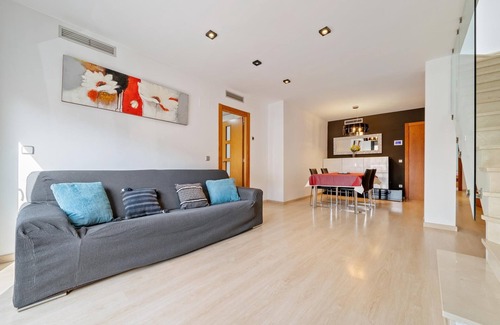 Pineda de Mar Apartment | Duplex with free parking only 250m beach