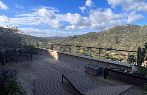 Santa Giulia Apartment | Duplex with panoramic mountain views, close to the beach - Sleeps 6
