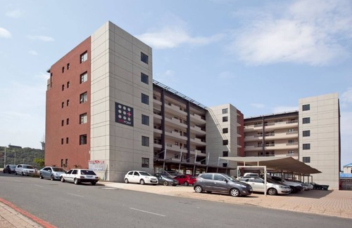 Durban Point Apartment | Durban Point Waterfront, Cosy Harbor View Studio