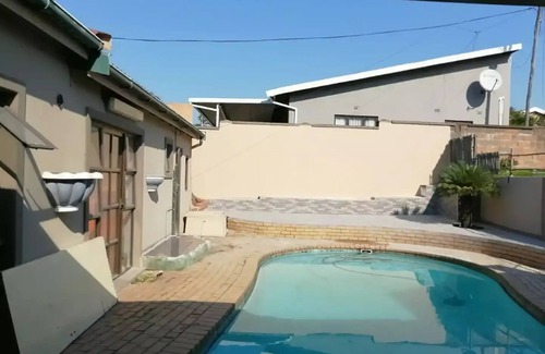Bluff House | Durban selfcatering home - 3 Guestsn