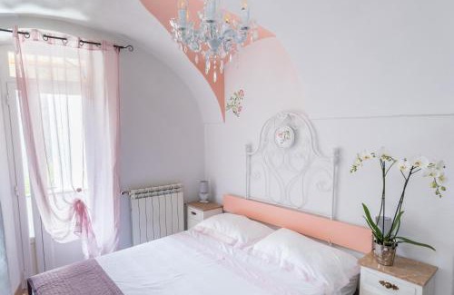 Dolceacqua House | DUSSAIGA - Camera Delle Rose
