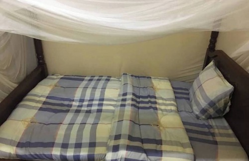 Mara North Conservancy House | Dusty roads