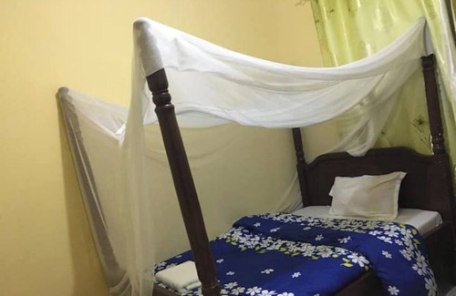 Mara North Conservancy House | Dusty roads