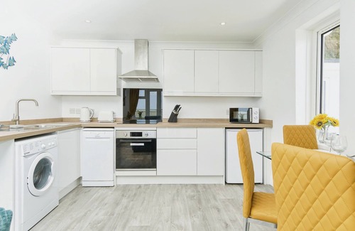 Shanklin Cottage | Duver at the Aqua - an apartment that sleeps 4 guests in 2 bedrooms