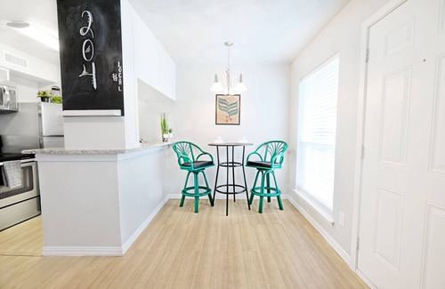 Old East Dallas Apartment | Dwell By Design + Arboretum Tickets Included