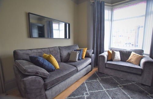 Sunderland House | Dwell Living Central 3BD Cosy home