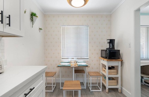 Garfield Apartment | Dwntwn PHX 1 King Bed, yard oasis 8 mins 2 airport