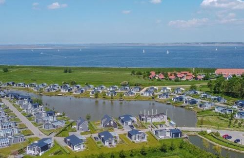 Wemeldinge House | Dyke-View Stay with Terrace