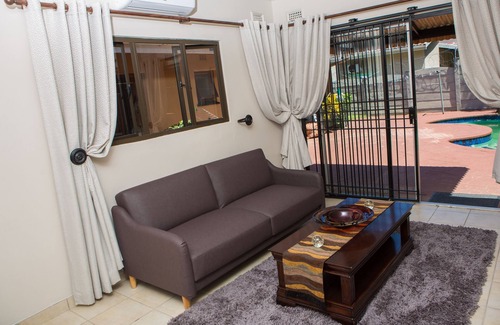 Durban North House | Dyna Guest House: Self-Catering Unit