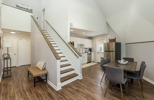 Tuscaloosa House | Dynasty Dome 899 - Book for Football Season!
