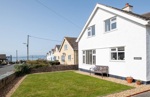 Rhosneigr Cottage | Dysynni : Modern Family Home in Rhosneigr | Managed by Anglesey Holiday Lettings