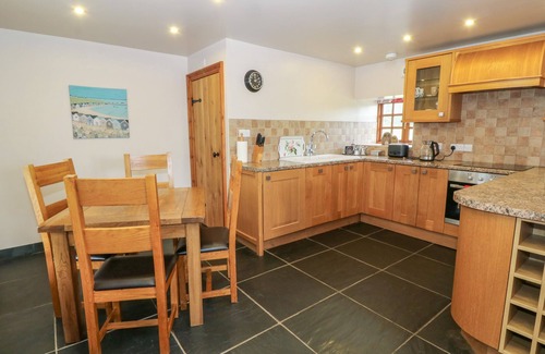 Tywyn Cottage | DYSYNNI, pet friendly, character holiday cottage in Tywyn