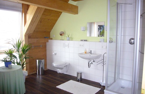 Schallstadt Bed & Breakfast | DZ 1. OG Sunrise - Silvia Krafts bed and breakfast
