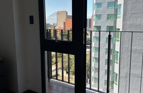 Zona 10 Apartment | EÓN 9 - Estudio Moderno, Vista Volcán, Aire Acondicionado