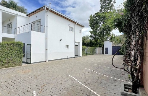 Antananarivo Apartment | E&D Apartment With Private Garden, Quiet and Secure Ideal For Families