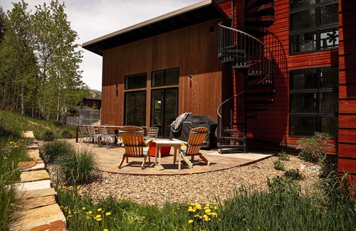 Jackson House | E Jackson in Modern Style w Jackson Hole Property Management
