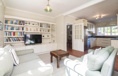 Bishopscourt Apartment | E Stamford Road