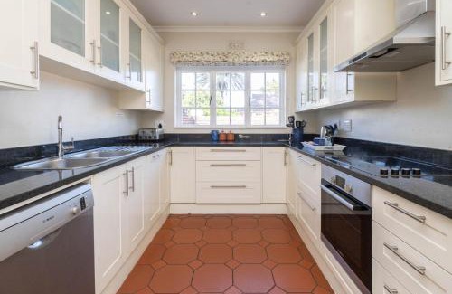 Bishopscourt Apartment | E Stamford Road