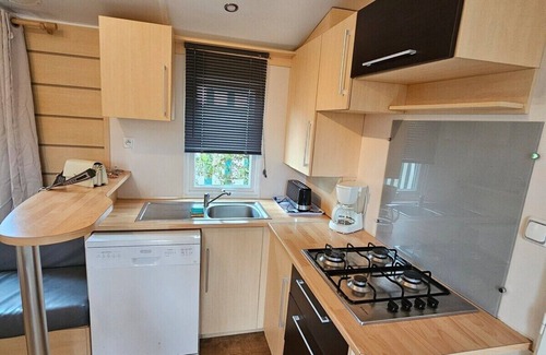 La Boissiere-de-Montaigu Apartment | E007-Unit-Family-Private Bathroom-Terrace