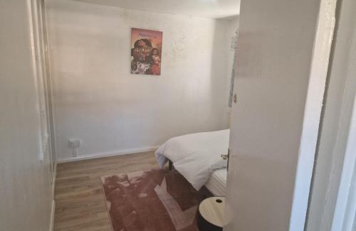 Newham Apartment | E13 x DM4 weekly monthly deals