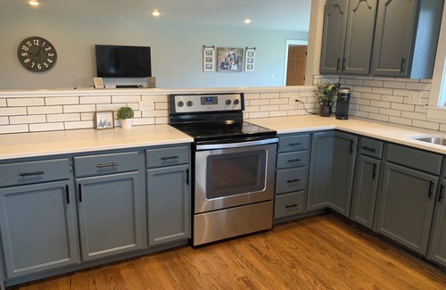 Pickett House | EAA- Clean and Spacious Country Home