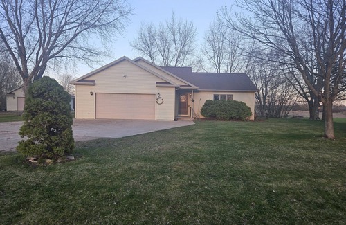Oshkosh House | EAA Oasis 2026 only 3 miles to Airventure