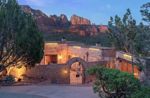 West Sedona House | Eagle Dancer, Garden Studio. Luxury Retreat w/Spa