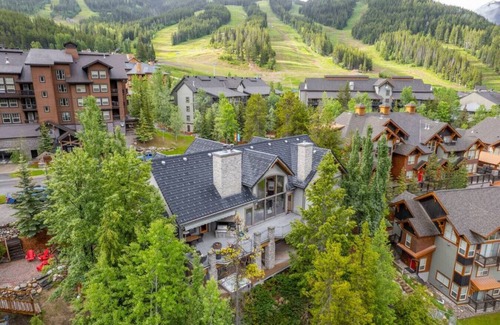 East Kootenay Ski Chalet | Eagle House, Hostaway