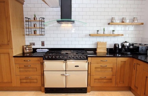 Timsgarry Cottage | EAGLE LODGE, pet friendly, luxury holiday cottage in Stornoway