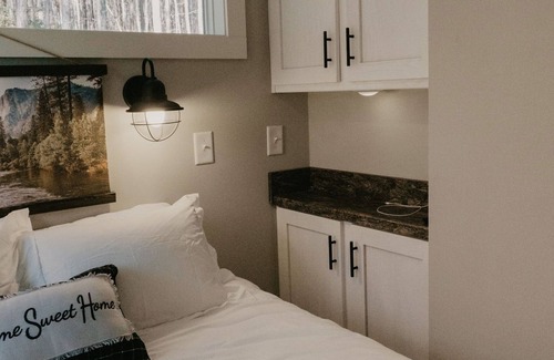 Mentone Cottage | Eagle Nest Tiny Home w/Hot tub, fire pit